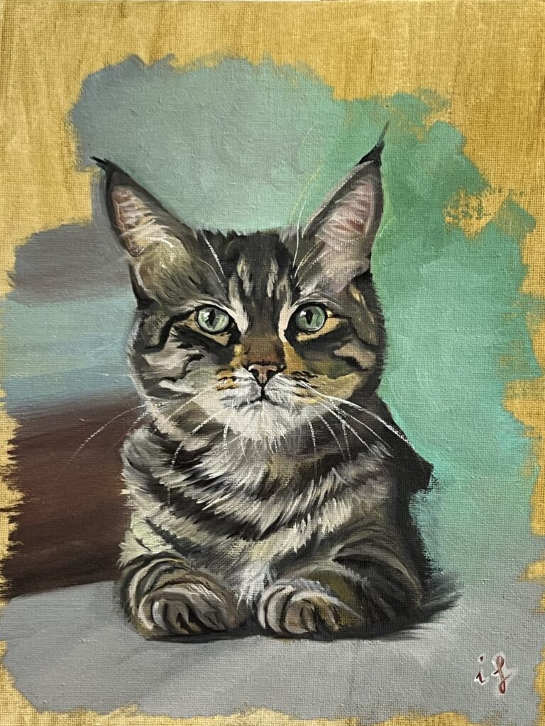 Pintura d'un gat ratllat assegut sobre fons groc i verd, obra d'Ifgasa